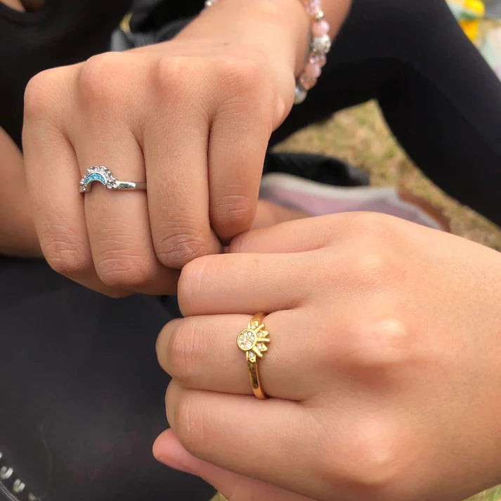 Anillos sol y luna eclipse pareja